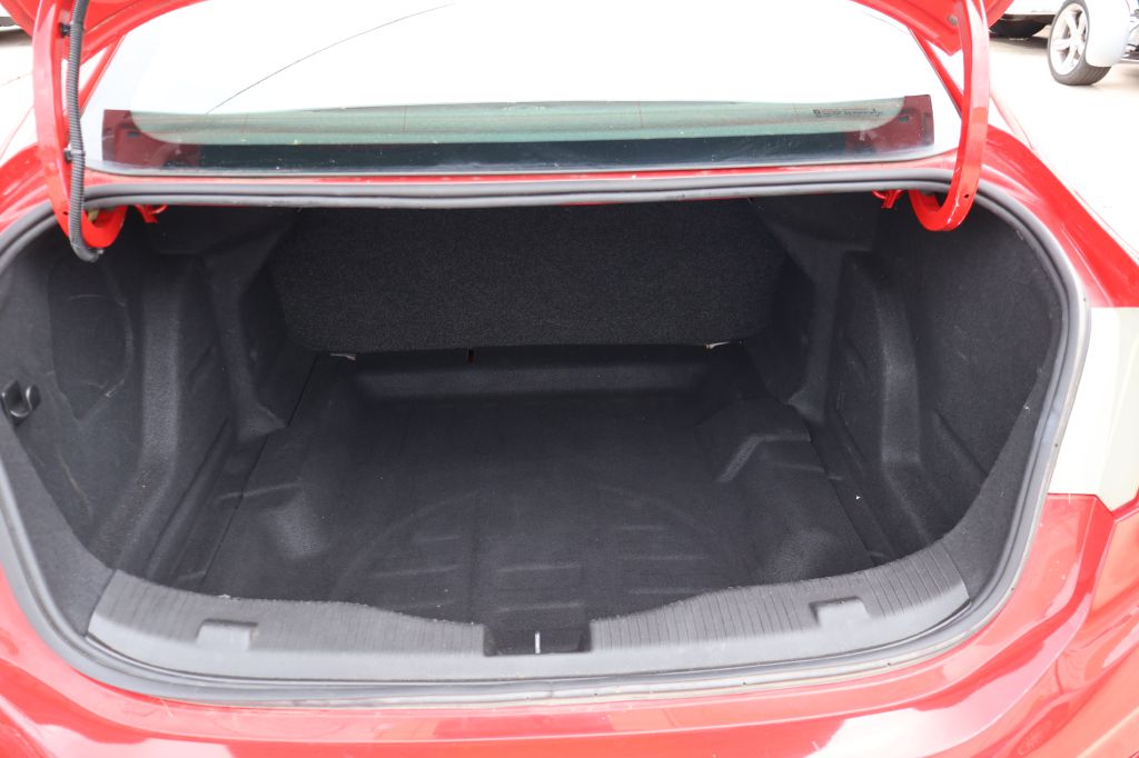 Photo 13 of this CHEVROLET CRUZE