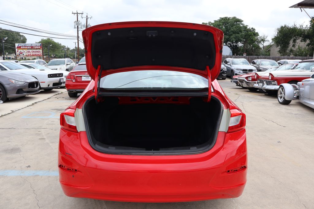 Photo 14 of this CHEVROLET CRUZE