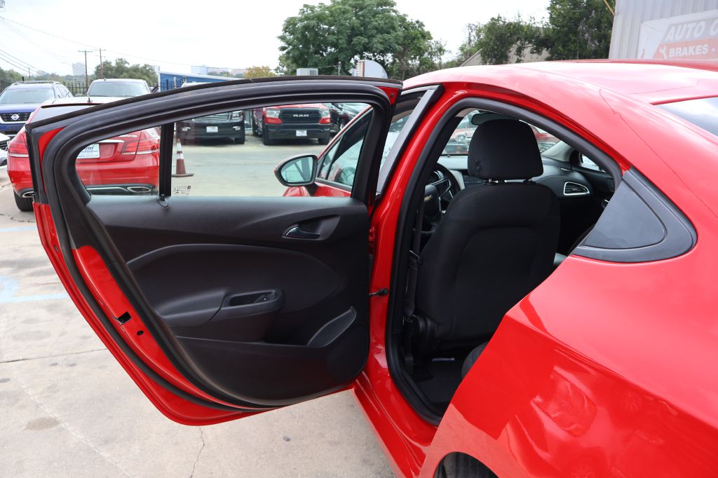 Photo 18 of this CHEVROLET CRUZE