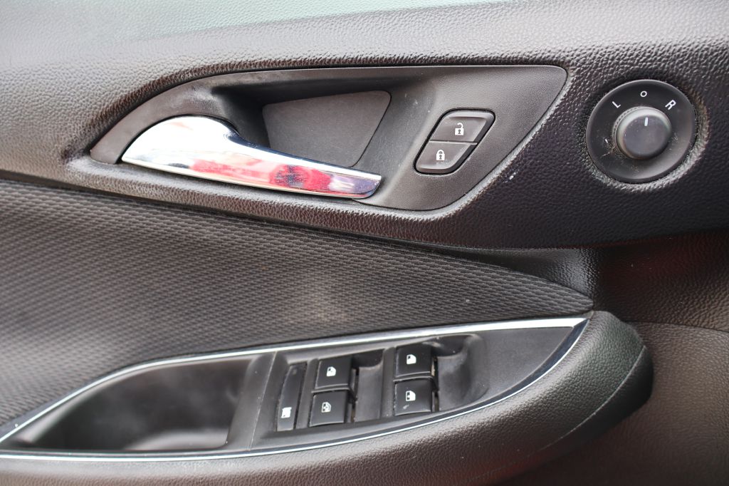 Photo 25 of this CHEVROLET CRUZE