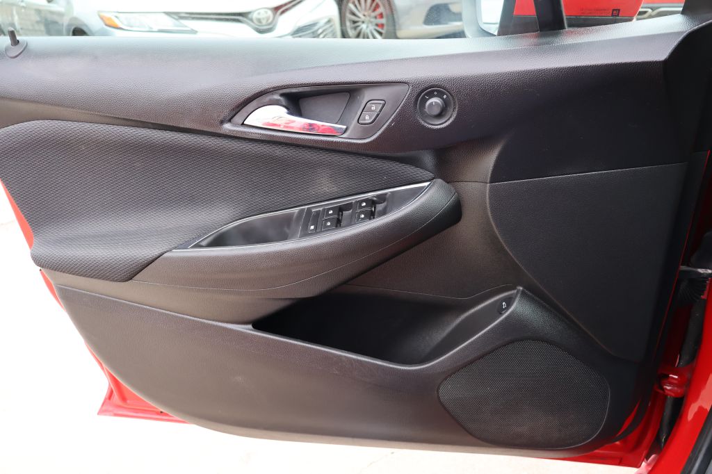 Photo 27 of this CHEVROLET CRUZE