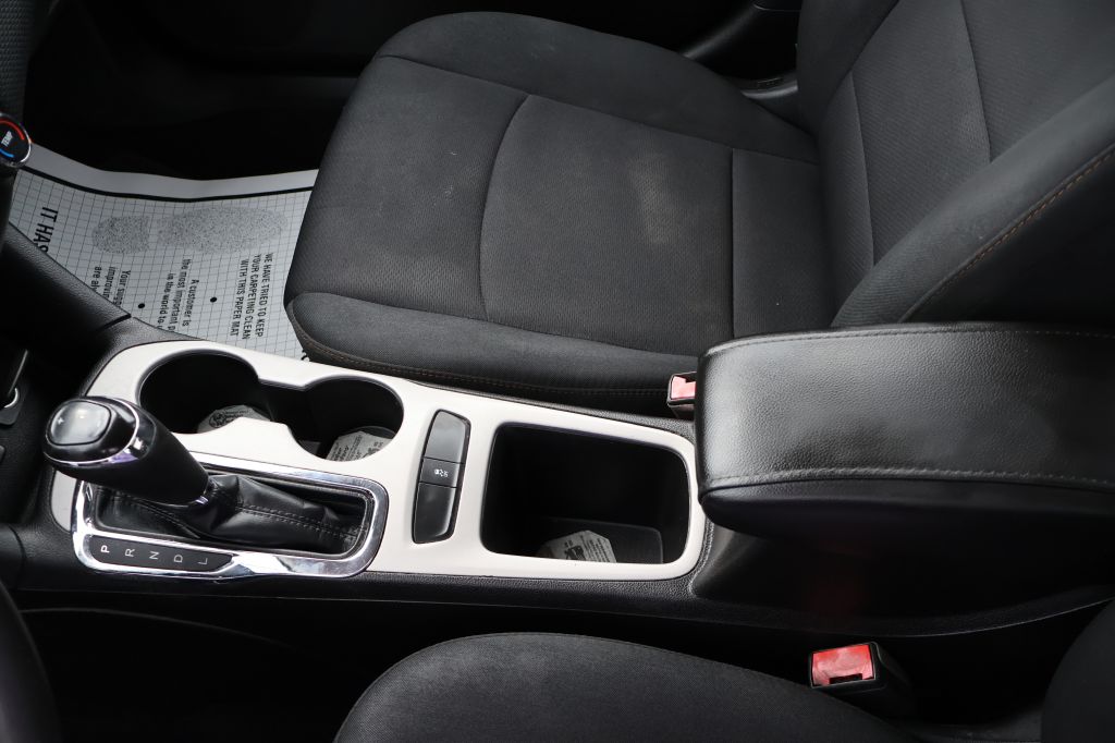 Photo 32 of this CHEVROLET CRUZE