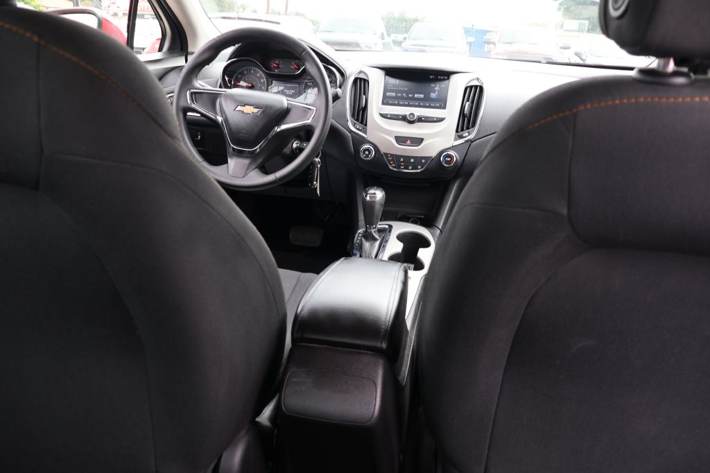 Photo 37 of this CHEVROLET CRUZE