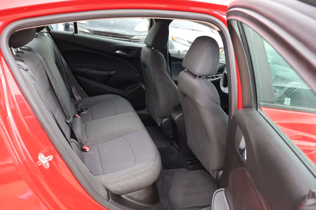 Photo 38 of this CHEVROLET CRUZE