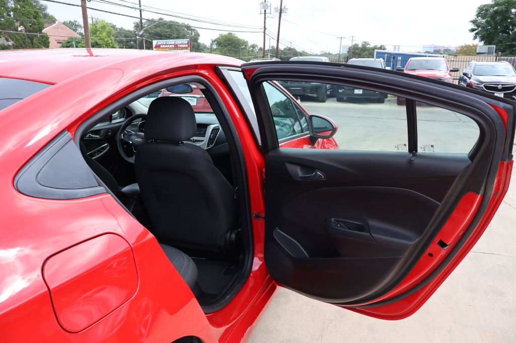 Photo 39 of this CHEVROLET CRUZE