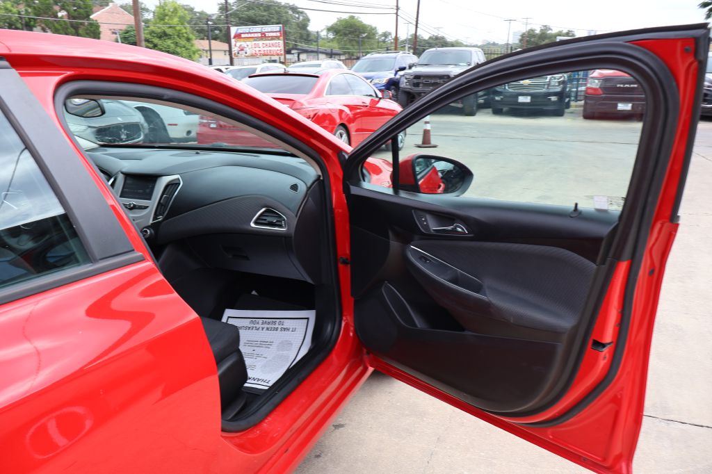 Photo 41 of this CHEVROLET CRUZE