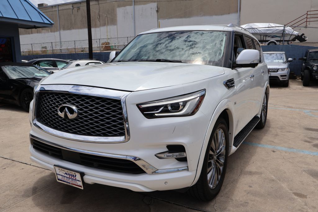 Photo 3 of this INFINITI QX80