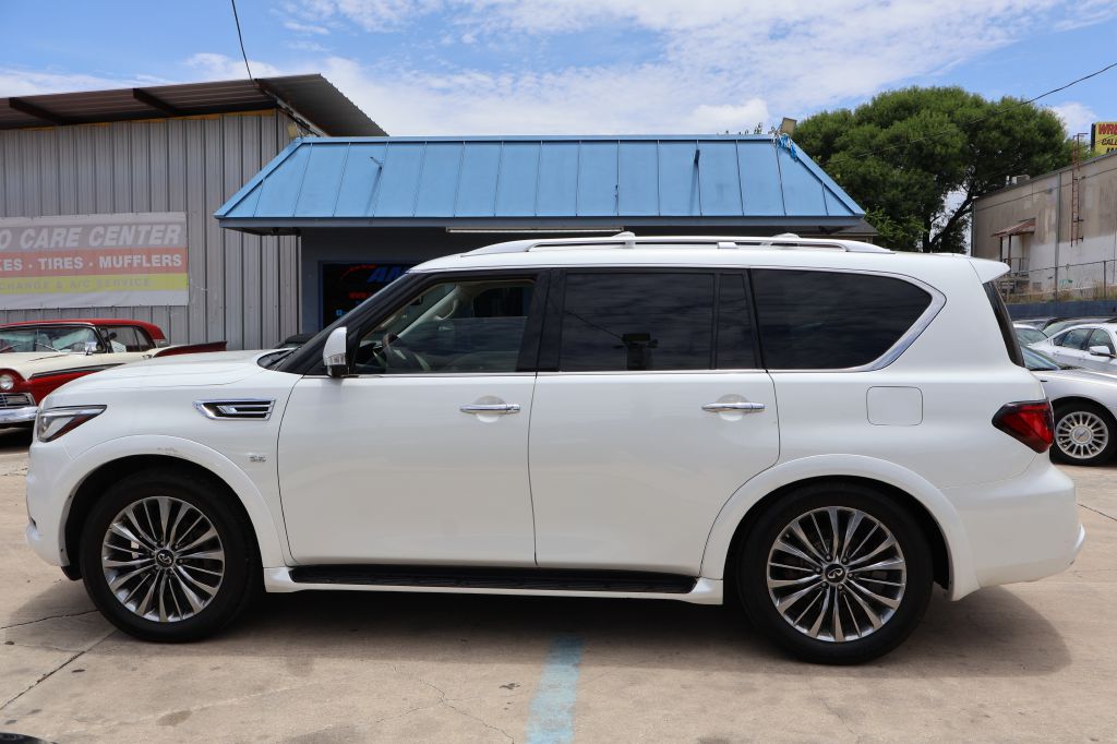Photo 4 of this INFINITI QX80