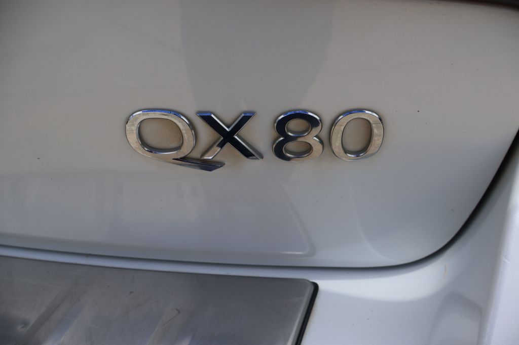 Photo 12 of this INFINITI QX80