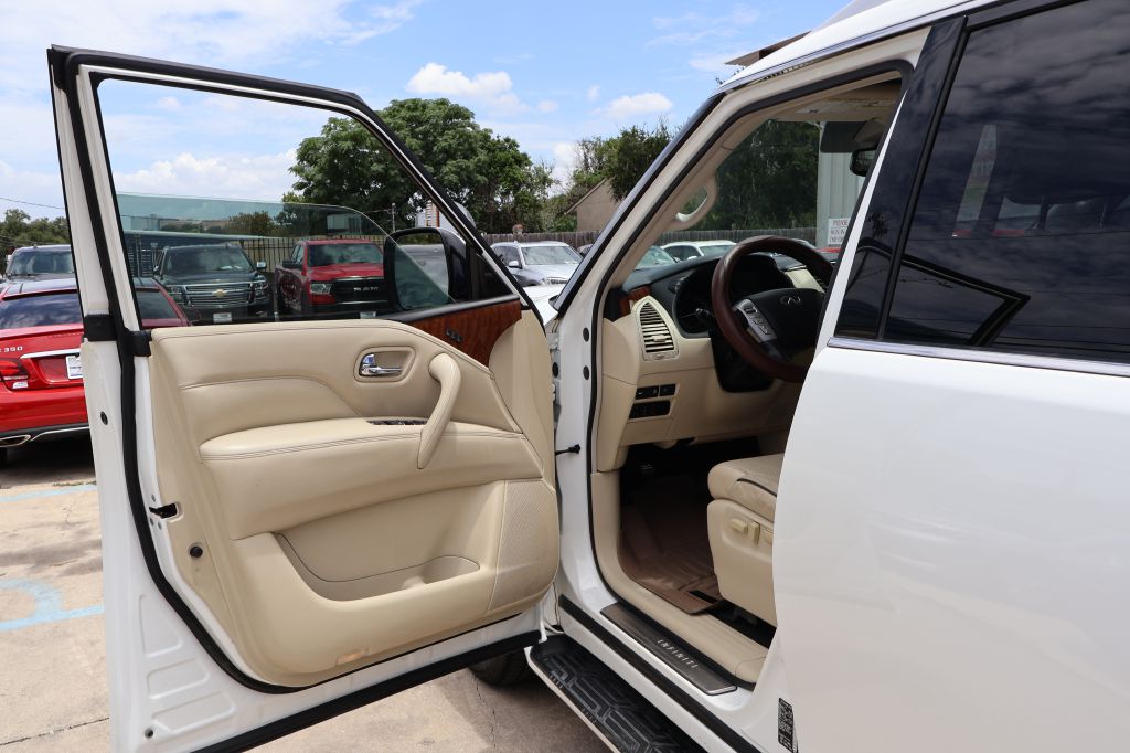 Photo 25 of this INFINITI QX80