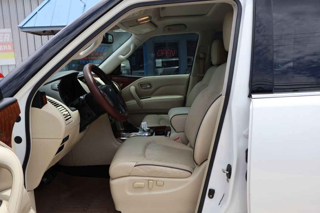 Photo 26 of this INFINITI QX80
