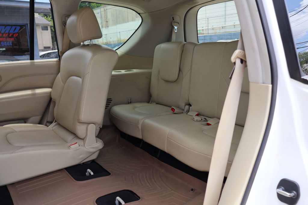Photo 31 of this INFINITI QX80