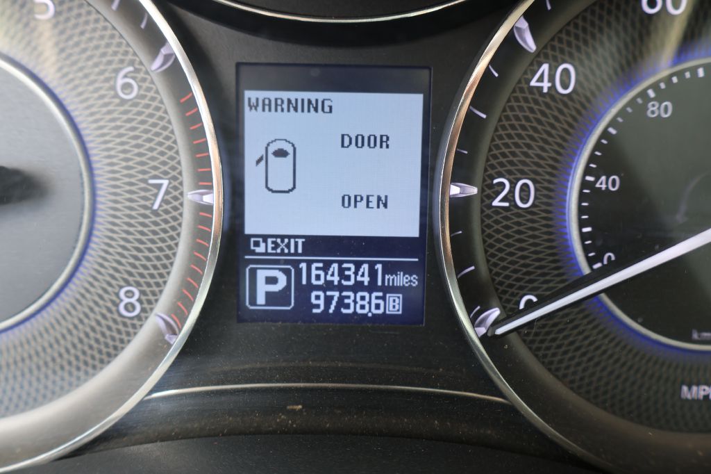 Photo 32 of this INFINITI QX80