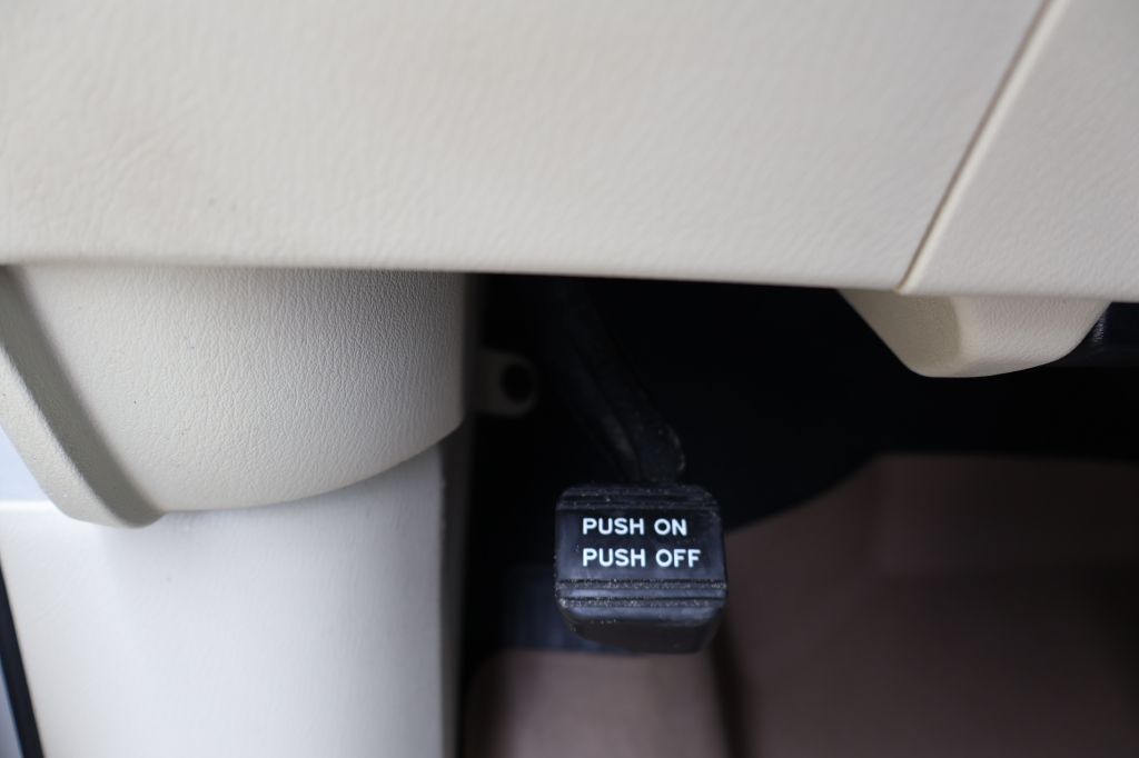 Photo 35 of this INFINITI QX80