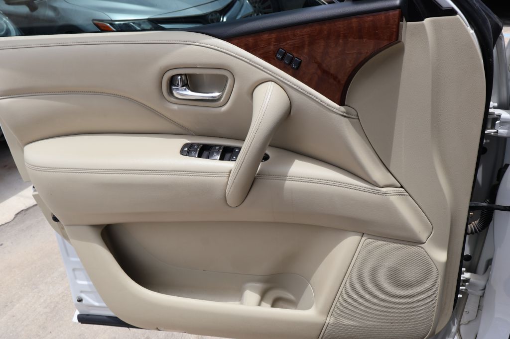 Photo 37 of this INFINITI QX80