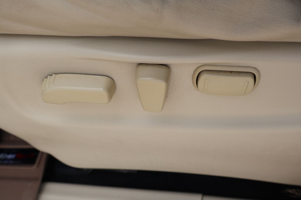 Photo 38 of this INFINITI QX80
