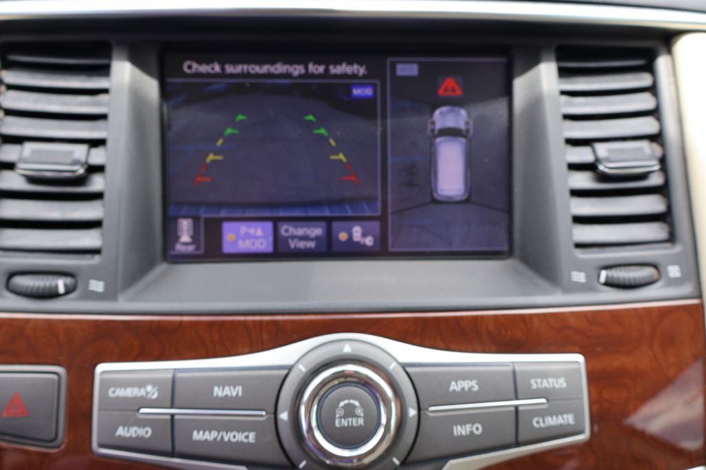 Photo 40 of this INFINITI QX80