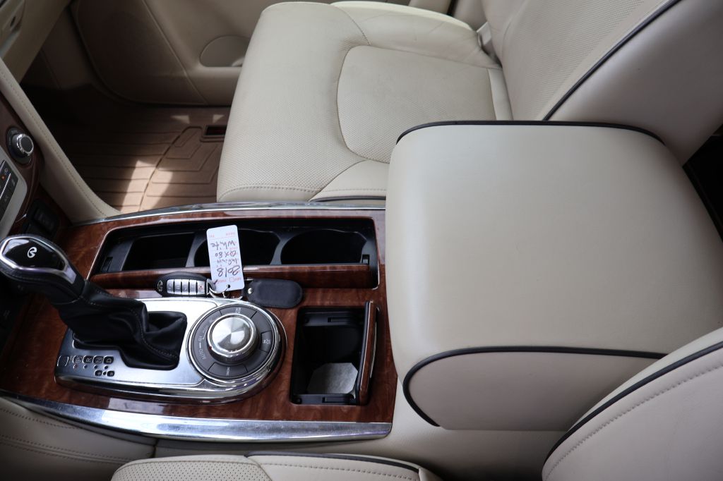 Photo 43 of this INFINITI QX80