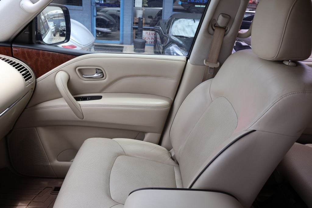 Photo 44 of this INFINITI QX80