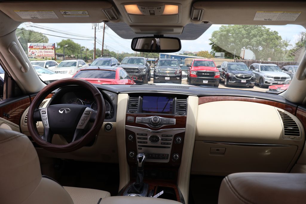 Photo 48 of this INFINITI QX80