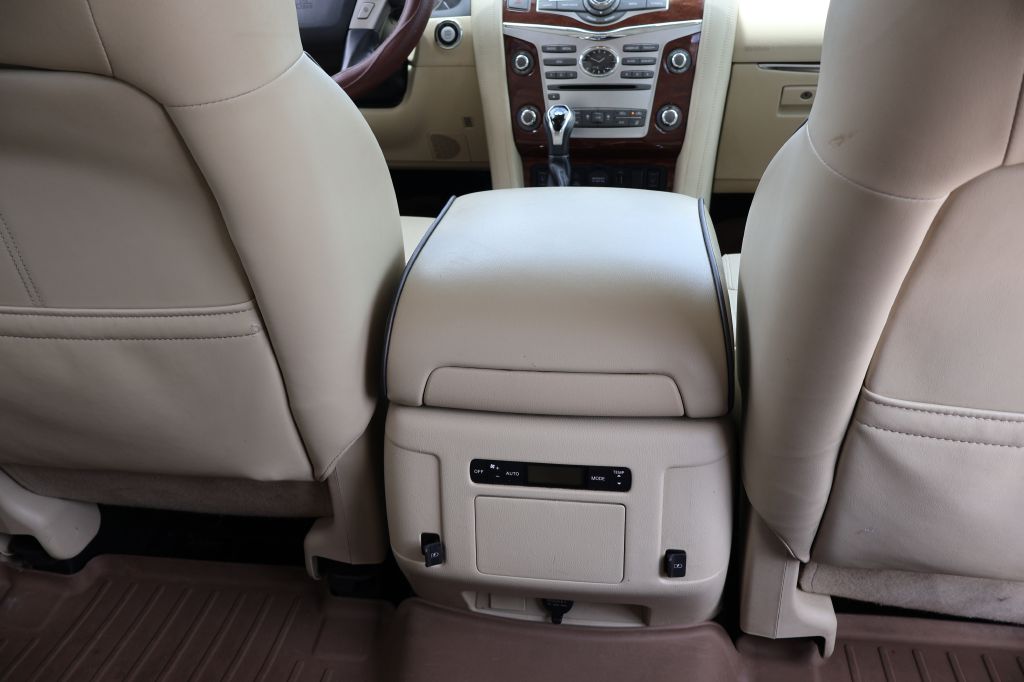 Photo 49 of this INFINITI QX80