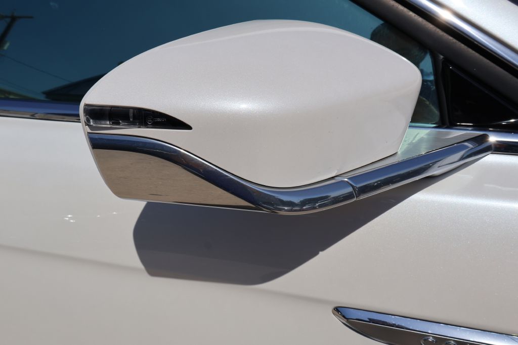 Photo 11 of this LINCOLN CONTINENTAL