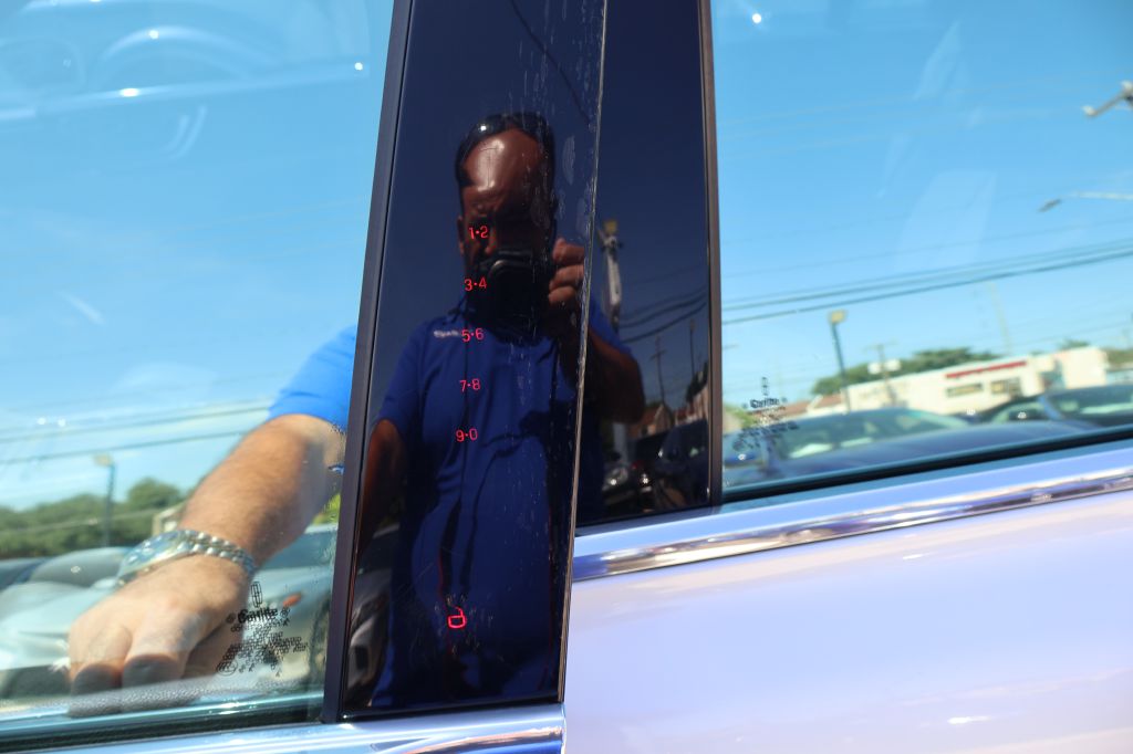 Photo 13 of this LINCOLN CONTINENTAL