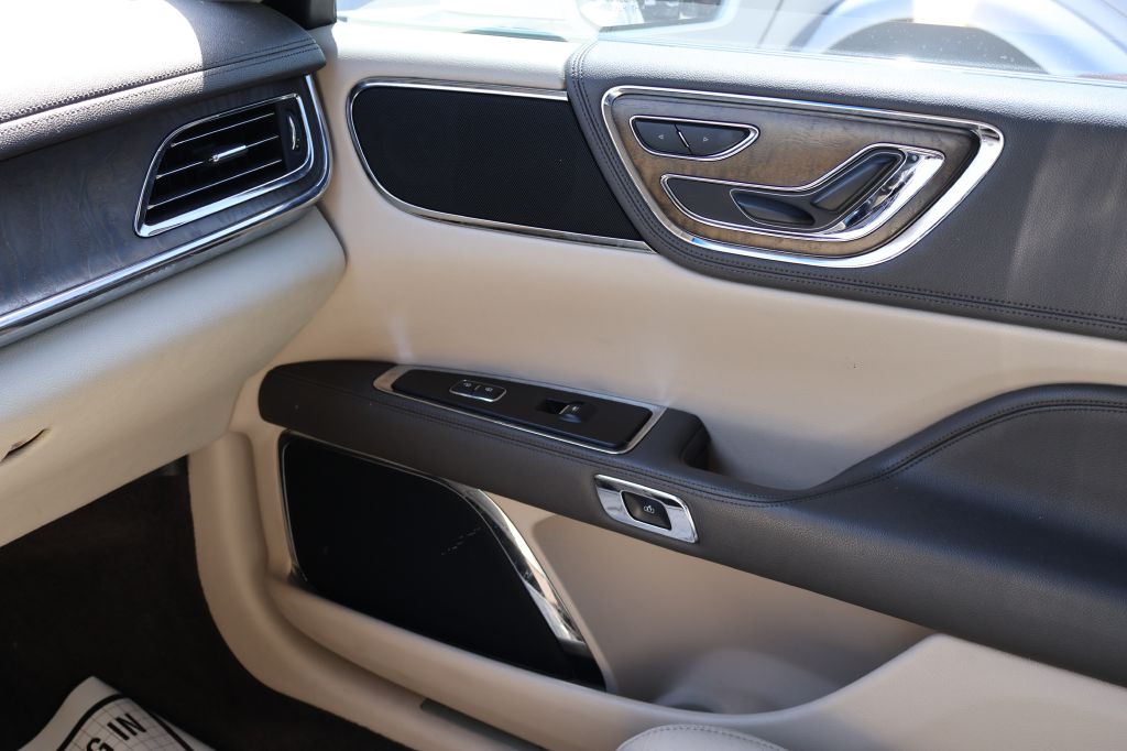 Photo 29 of this LINCOLN CONTINENTAL