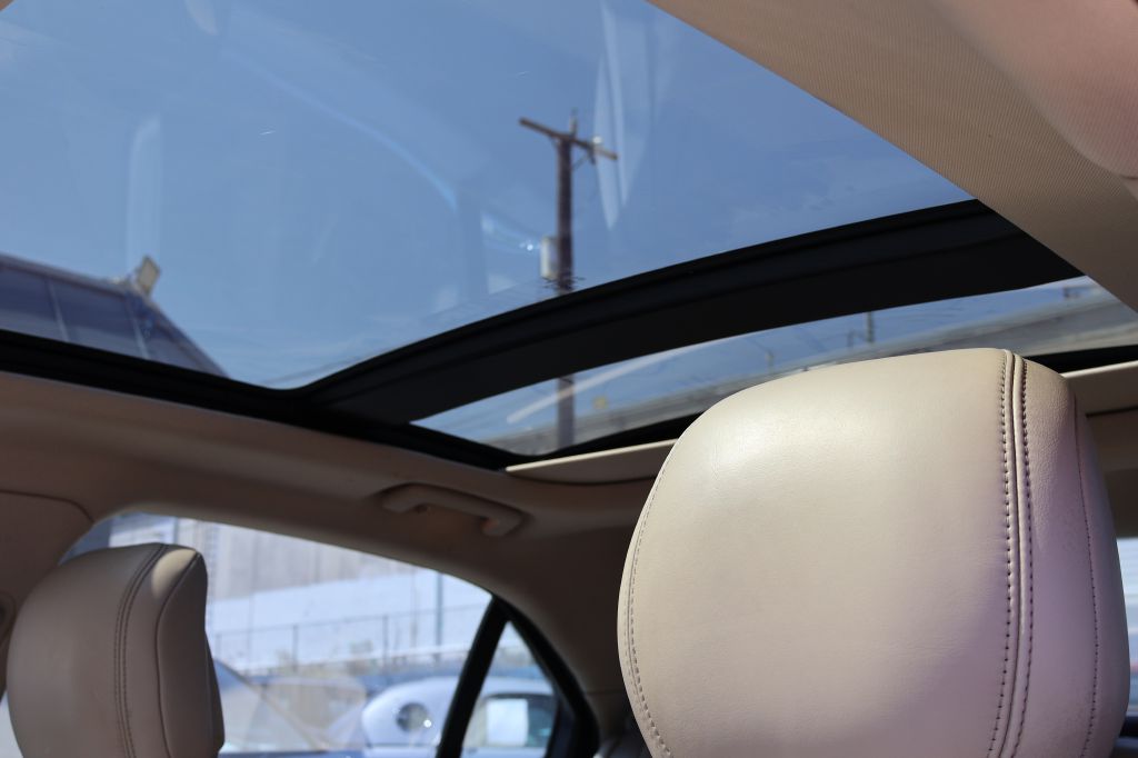 Photo 34 of this LINCOLN CONTINENTAL