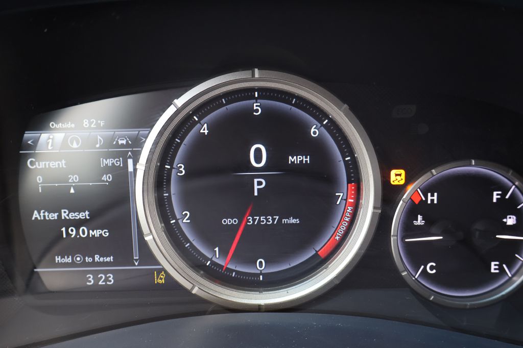 Photo 23 of this LEXUS GS