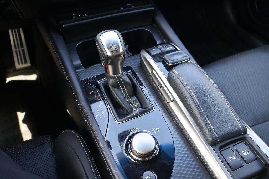 Photo 27 of this LEXUS GS