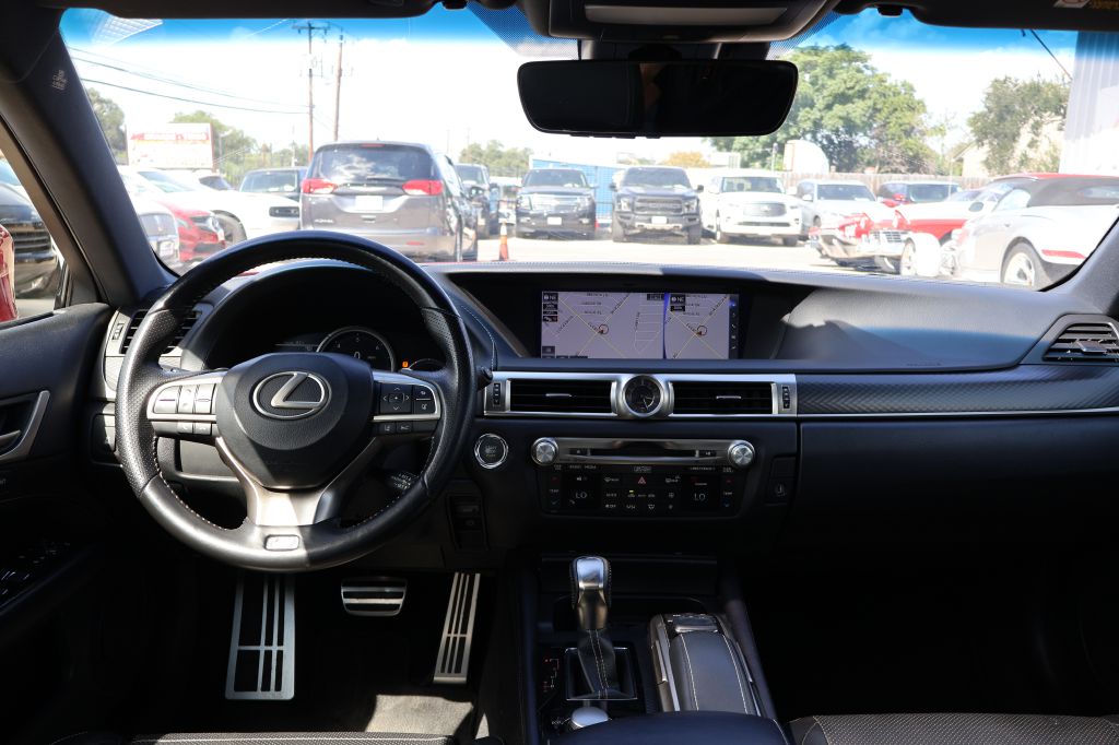 Photo 33 of this LEXUS GS