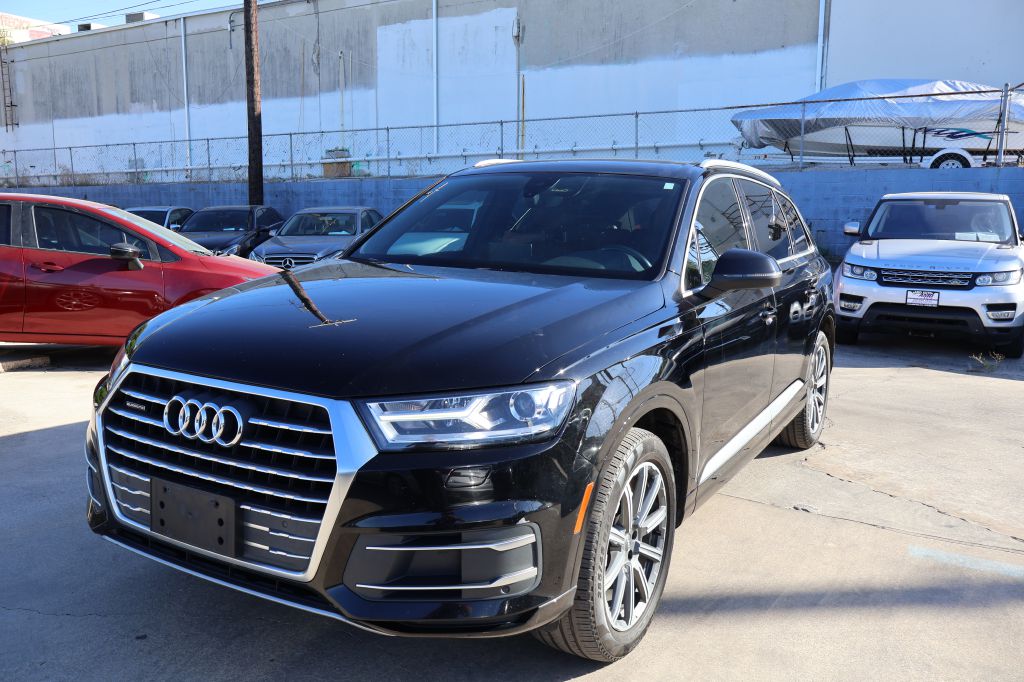 Photo 3 of this AUDI Q7