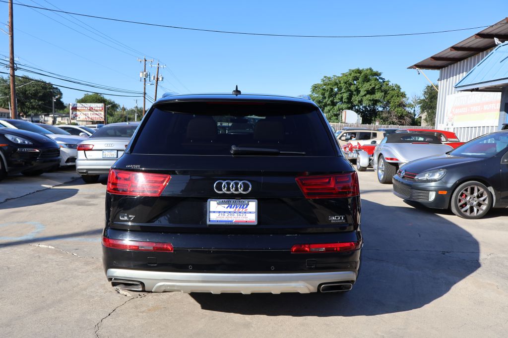 Photo 7 of this AUDI Q7