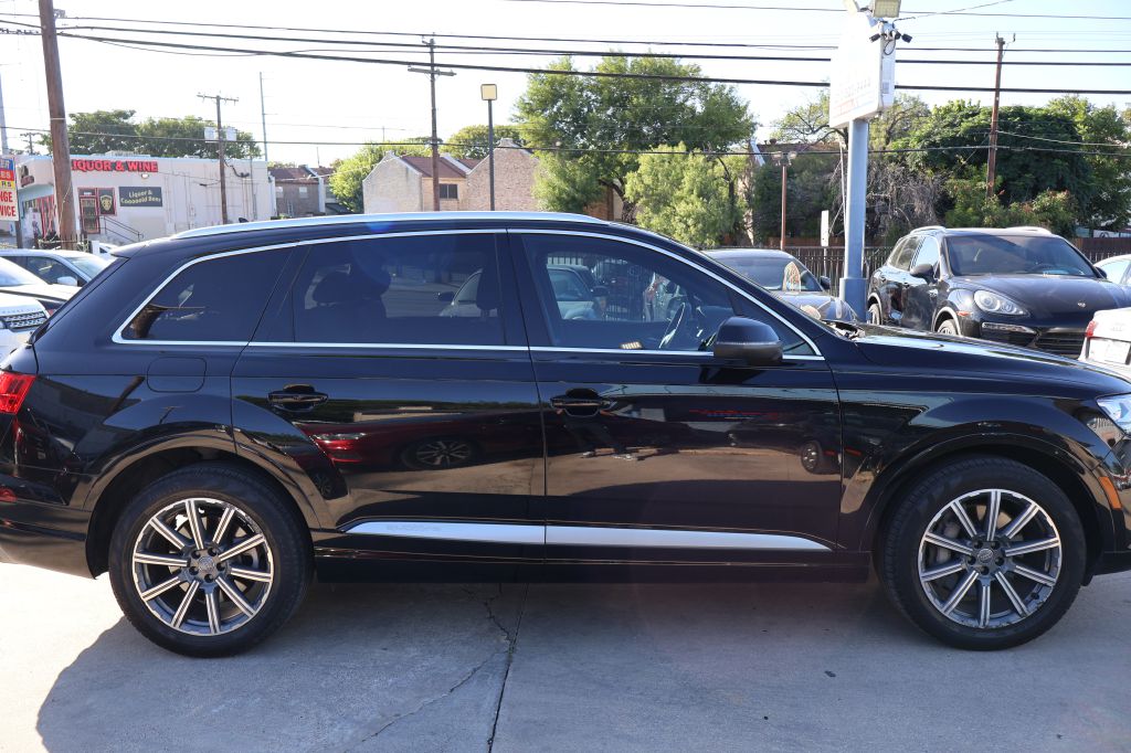Photo 9 of this AUDI Q7