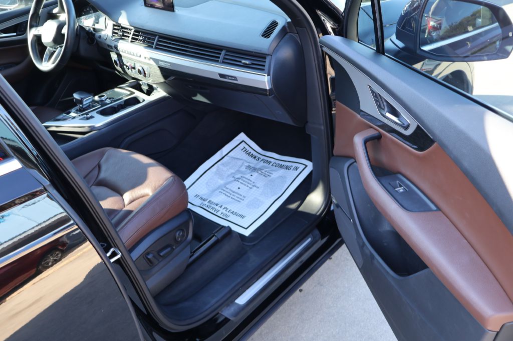 Photo 20 of this AUDI Q7