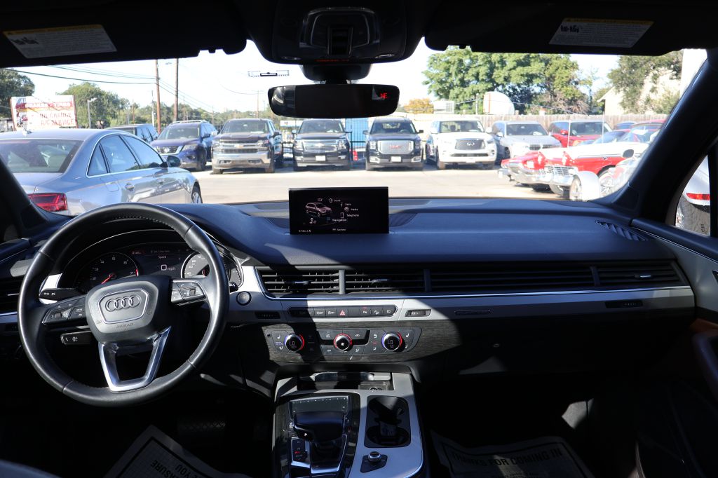 Photo 28 of this AUDI Q7