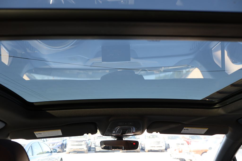 Photo 30 of this AUDI Q7