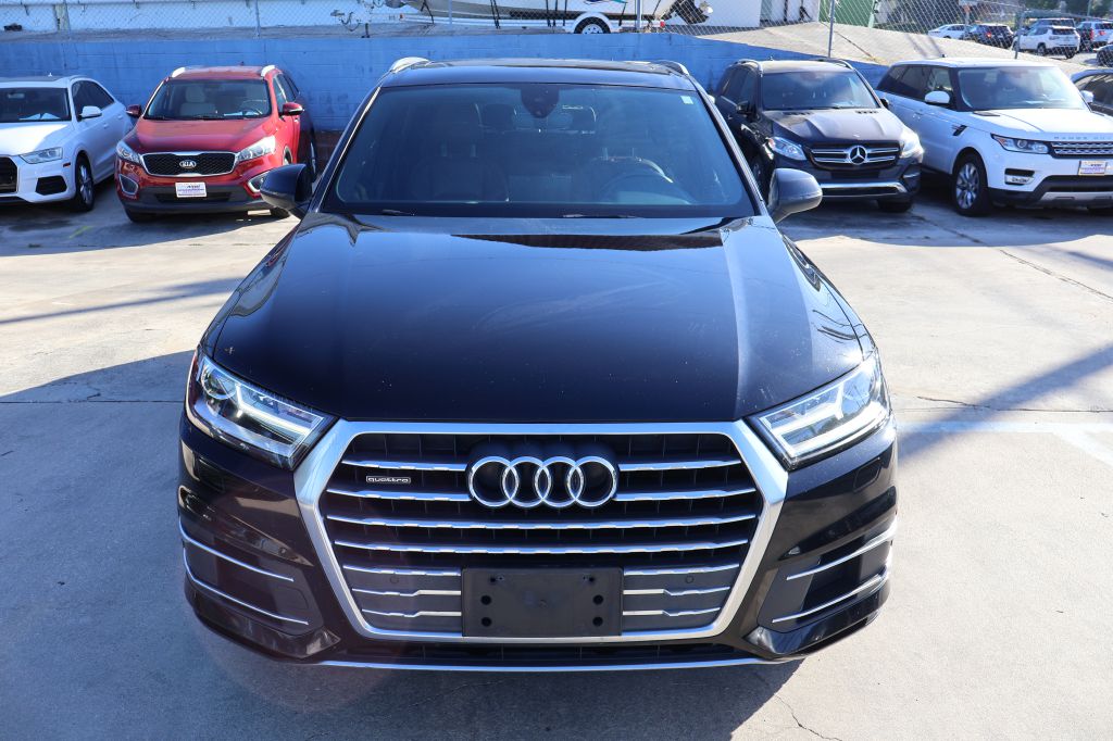 Photo 33 of this AUDI Q7