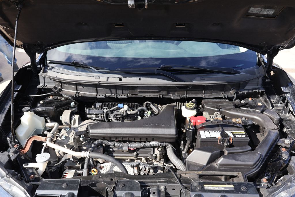 Photo 18 of this NISSAN ROGUE