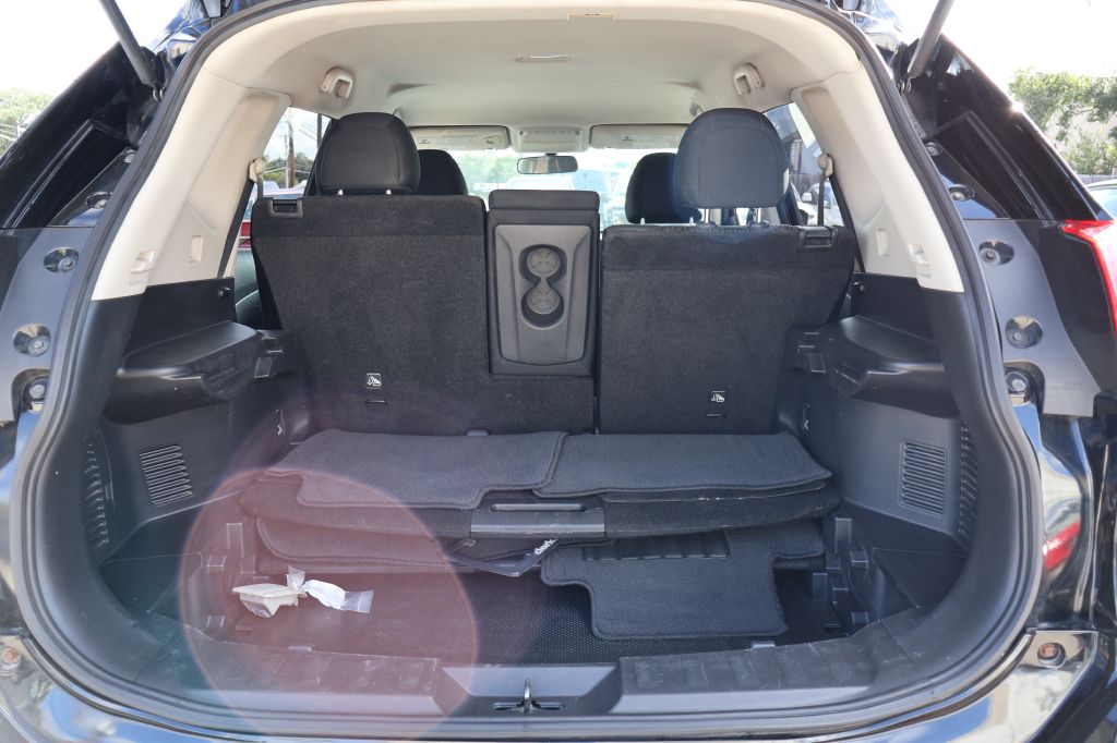 Photo 20 of this NISSAN ROGUE