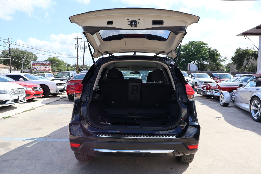 Photo 21 of this NISSAN ROGUE