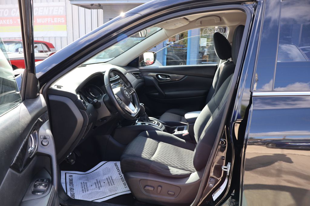 Photo 24 of this NISSAN ROGUE