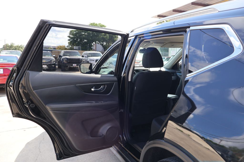 Photo 25 of this NISSAN ROGUE