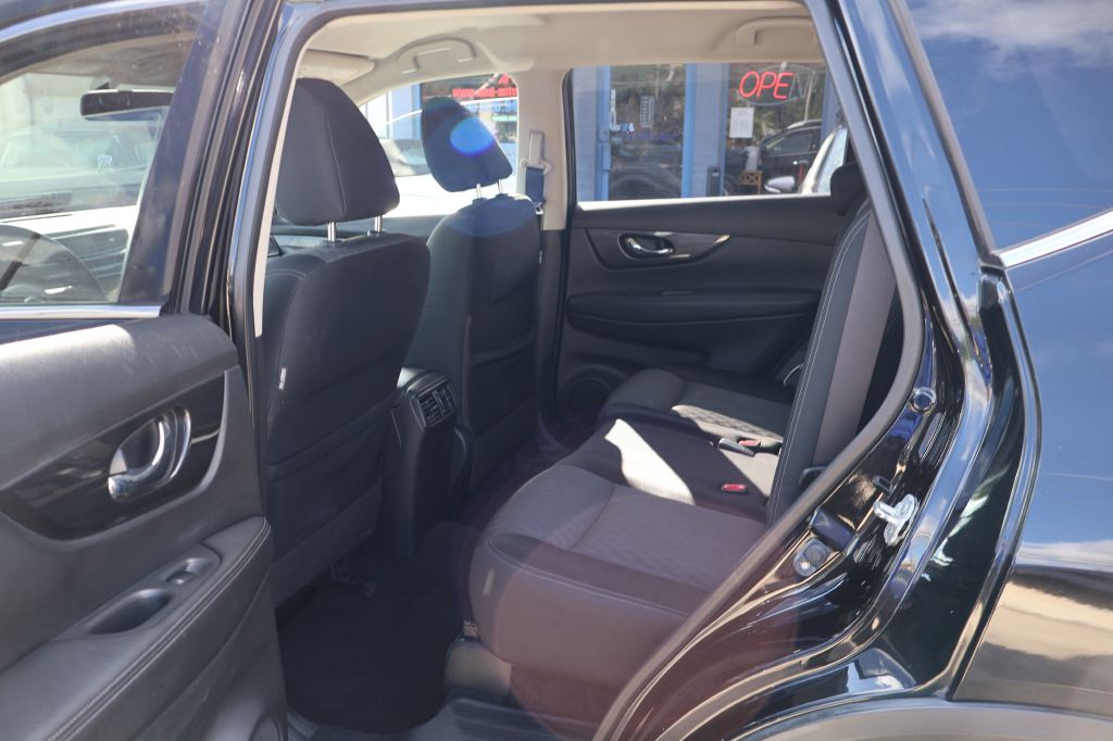 Photo 26 of this NISSAN ROGUE