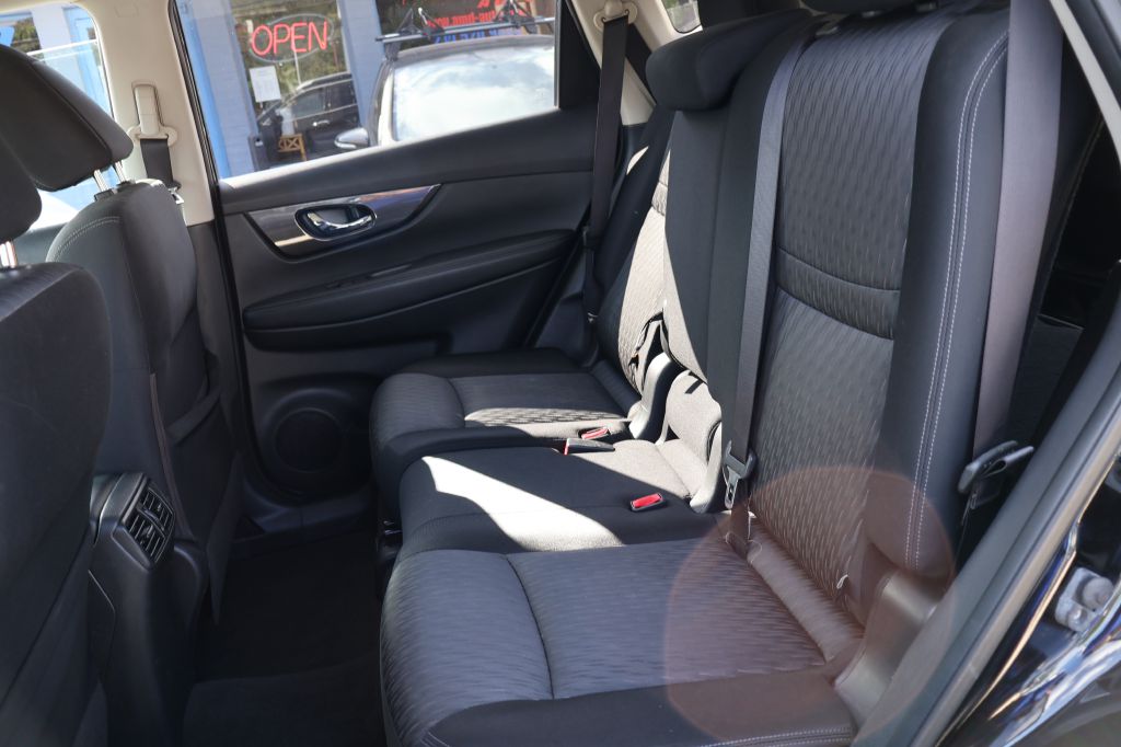 Photo 27 of this NISSAN ROGUE