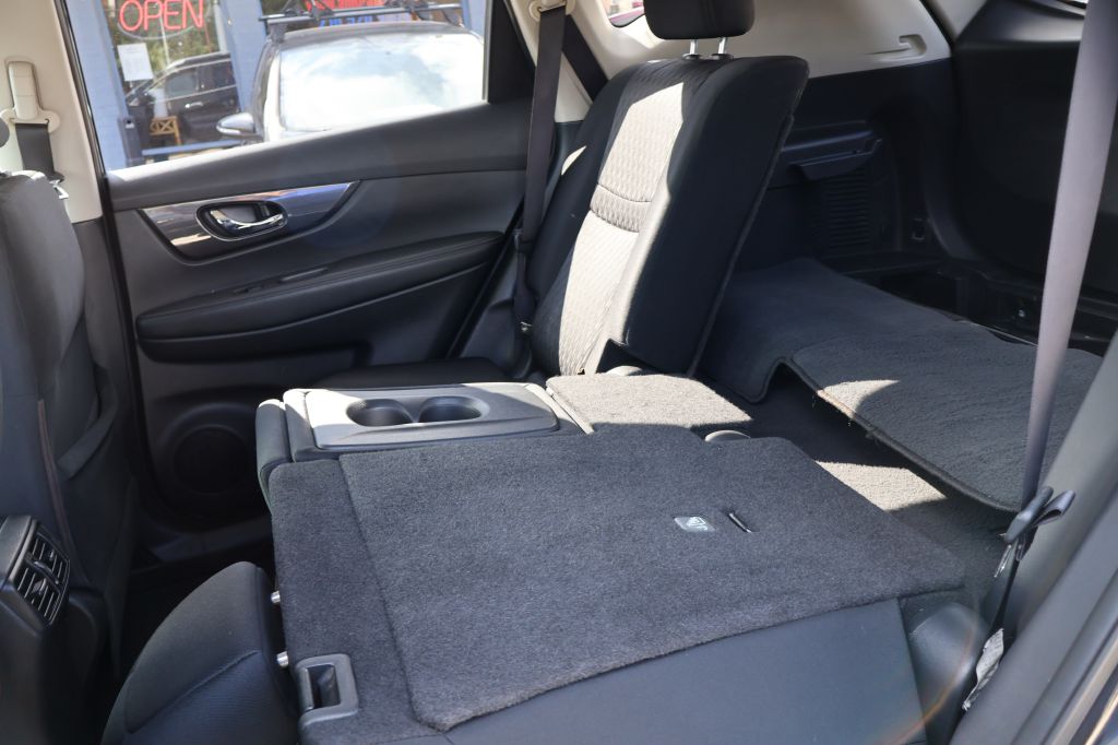 Photo 28 of this NISSAN ROGUE