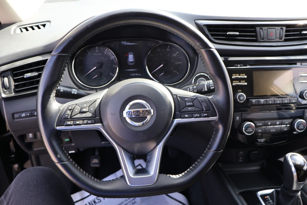 Photo 30 of this NISSAN ROGUE