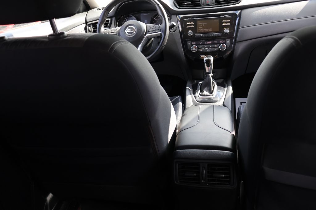 Photo 44 of this NISSAN ROGUE