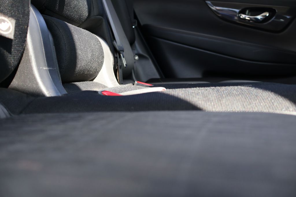 Photo 46 of this NISSAN ROGUE